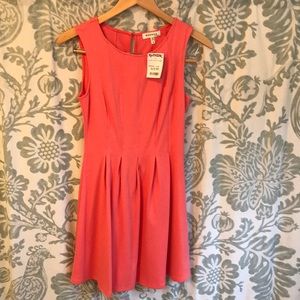 Women’s Dress Size S
